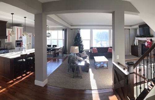 Lakeville Casa | Nueva casa de lujo con enorme barra húmeda lista para el Super Bowl LII