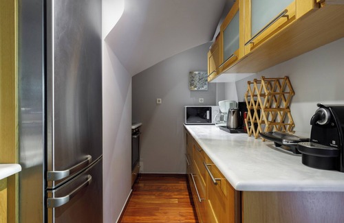 Kifisia Apartamento | NEW Luxury Kifisia Duplex w/ Upper Floor Attic, ideal for extended stay