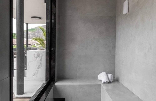 Itacoatiara Villa | New Luxury Modern Beachside Villa Walk to the Ocean in 10 Min
