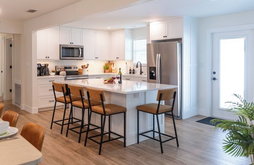 Bellevue Terrace Casa | New Luxury Stay. Backyard Games. Near Siesta Key.