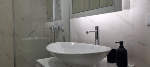 Vracar Apartamento | New luxury suite near St Sava Temple with garage