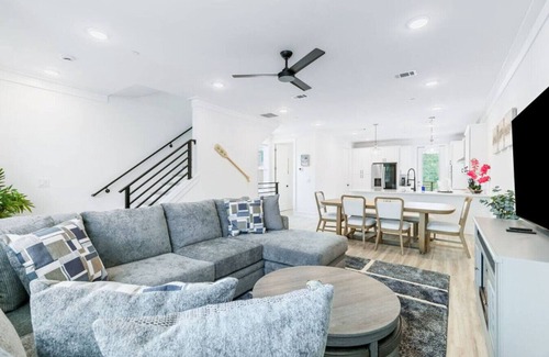 Santa Rosa Beach Casa | New | Luxury Townhome | Sleeps 12 | Close to Bay