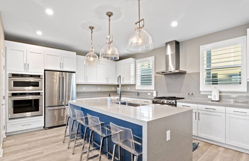Serra Mesa Casa | NEW Luxury Townhouse w/ Rooftop Deck