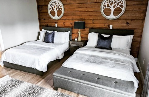 Wears Valley Villa | New Luxury Villa in the Smokies - Near Gatlinburg / Pigeon Forge / Dollywood