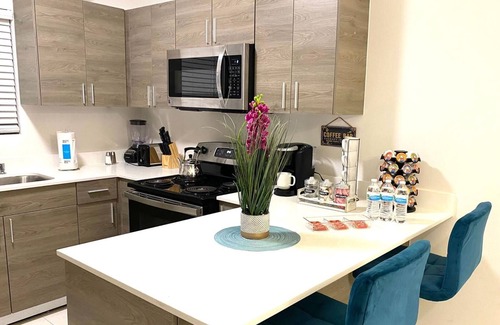 Palmhurst Apartamento | NEW! Luxury Villa on Shary