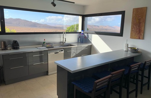 Tindaya Casa | Villa de Lujo privada con piscina y magnificas vistas. Ideal para teletrabajo