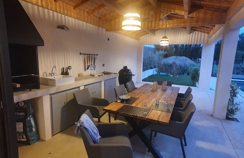 Malaucene Casa | New luxury villa Provence | Mt Ventoux | Pool with view | Big Green Egg