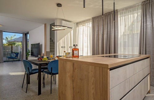 Podstrana Villa | Villa de lujo - Roma 1 y 2 con dos piscinas climatizadas de agua salada cerca del mar