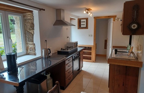 Camors Cabaña | casa de campo individual hogareño situado en 2 acres de jardines privados con piscina.