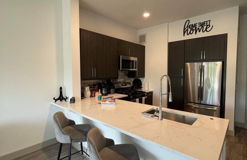 Washington Ave./ Memorial Park Apartamento | New! Master Suite w/ Skyline Views - Art Dist