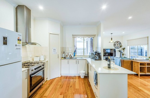 Glen Waverley Casa | New Melbourne Staycation 3BRM