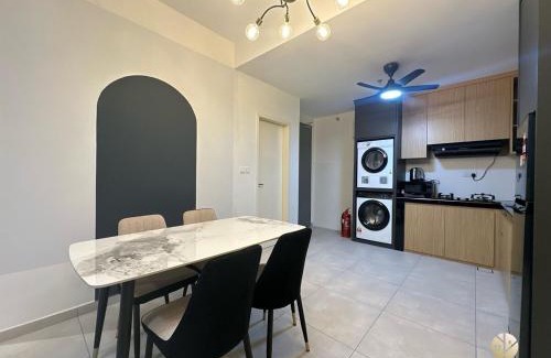 Seri Kembangan Apartamento | NEW Meta Residence Seri Kembangan 3R2B for 8 people