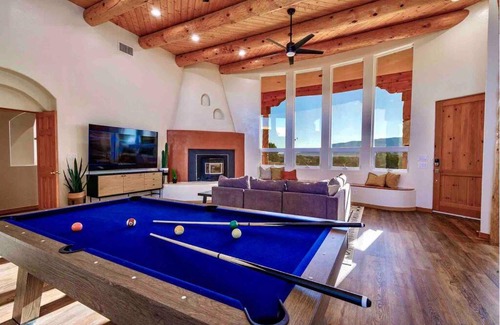 Rio Rancho Casa | New Mexico Style Home, Stunning Views & Sunrise