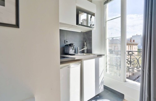 Strasbourg -Saint-Denis Apartamento | NEW Mezzanine Studio in the Heart of Paris (4F)