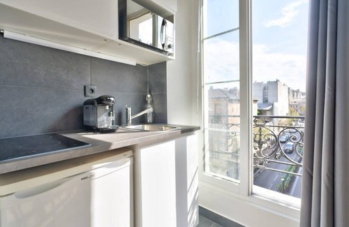 Strasbourg -Saint-Denis Apartamento | NEW Mezzanine Studio in the Heart of Paris (4F)