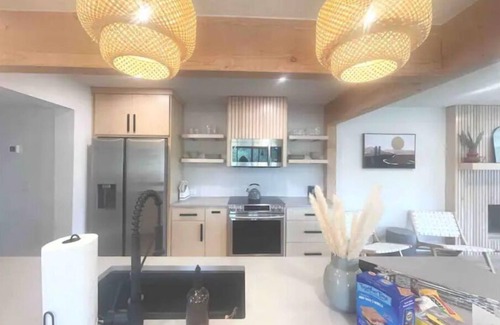 Leander Casa | New Mid-Century Waterfront Escape on Lake Travis w/Pickleball court and 4 acres!