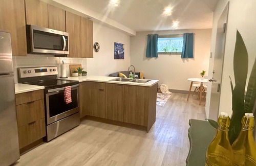 Jasper Apartamento | New modern 1 bedroom suite with kitchen and laundry