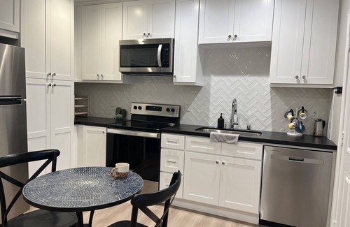 Talmadge Apartamento | New Modern 1 Bedroom Casita in Unique Kensington