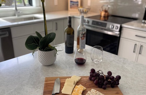 Provincetown Casa | New modern 2 bedroom king/qn townhome with parking, AC, Wifi, and all comforts!