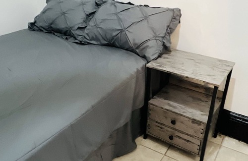 Queens Casa | New modern 4bed apt in trendy Queens near AirTrain