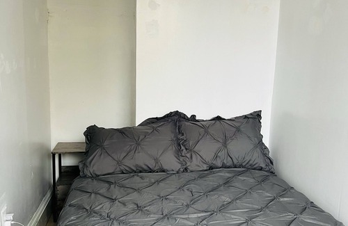 Queens Casa | New modern 4bed apt in trendy Queens near AirTrain