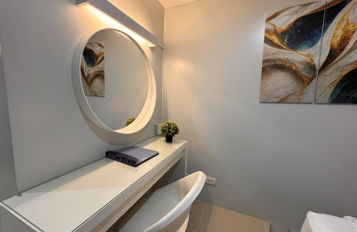 Bago Bantay Condominio | New, modern and clean, family friendly condo