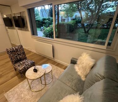Neuilly-sur-Seine Apartamento | New, modern and bright studio