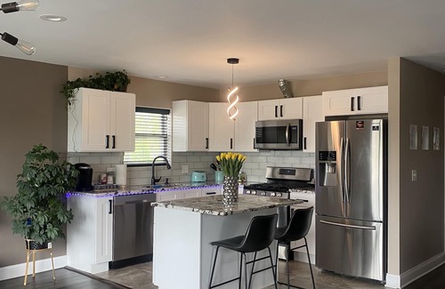 Burbank Apartamento | Apartamento nuevo y moderno a solo 4 millas de Midway