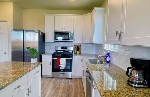 Fort Worth Casa | New! Modern & Bright Home / Large Backyard/ Pet OK/ Monthly Discount