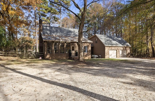 Apex Casa | NEW - Modern Cabin Oasis - 2 Acre Retreat!