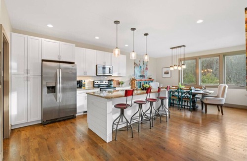 Woodfin Casa | *NEW* Modern Cabin w Hot Tub