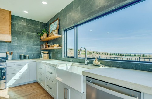 Bismarck Otro | New Modern Farmhouse with Epic Views