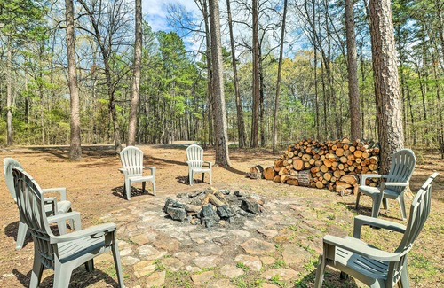 Higden Cabina | NEW! Modern Greers Ferry Escape w/ Deck & Fire Pit