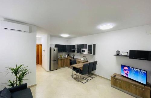 Ghajnsielem Apartamento | New, Modern Ground Floor Apartment with Pool