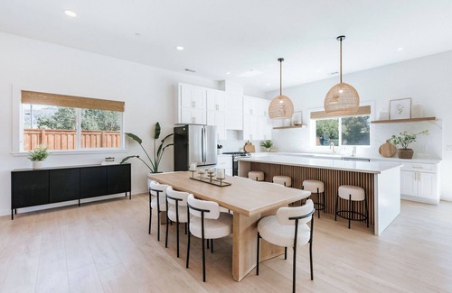 Santa Rosa Casa | New Modern Home on 0.6 acre 4BR, 2BA, Peaceful, Santa Rosa