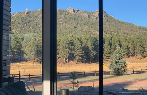 Custer Casa | New Modern Home on Sylvan Lake Road