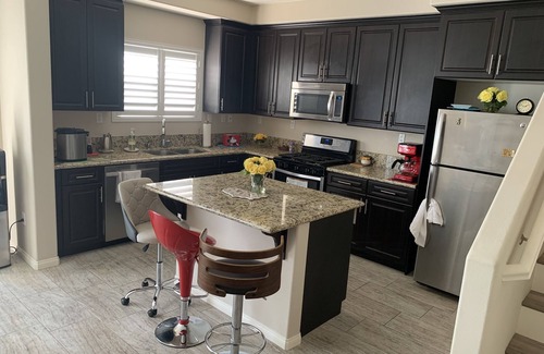 Southwest Anaheim Casa | New Modern House