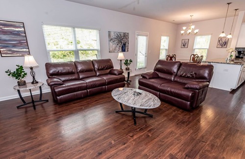Charlotte Casa | New! Modern Large House Great Location near UNC-Charlotte, TopGolf, Carowinds