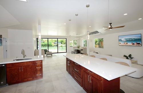 Hawaii Kai Casa | NUEVO y moderno puerto deportivo en Hawaii Kai