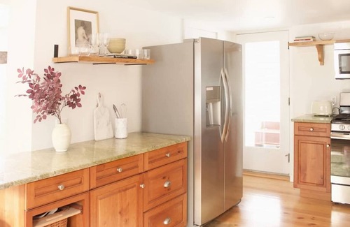 Warwick Casa | NEW Modern Private Barn House near Skiing in Warwick Good for Groups or Families
