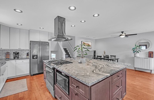 Orland Hills Casa | NEW! Modern Retreat with Private Pool & Yard