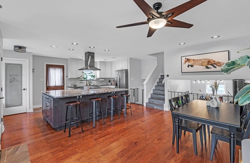 Orland Hills Casa | NEW! Modern Retreat with Private Pool & Yard