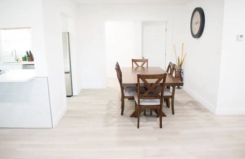Meadowlawn Casa | New - Modern Retreat - 3BR 2BA - Backyard - Garage