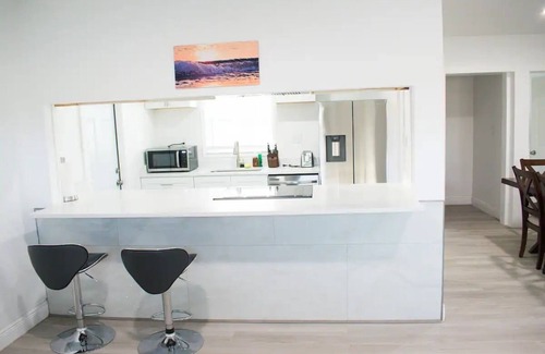 Meadowlawn Casa | New - Modern Retreat - 3BR 2BA - Backyard - Garage