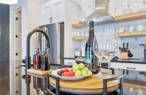 Old Fourth Ward Casa | New Modern Town-Home with Stunning Rooftop Views