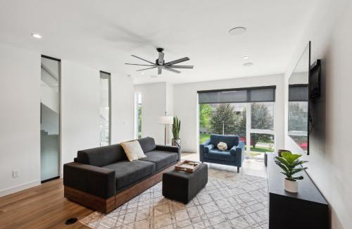 Iowa City Casa | New Modern Townhome with Rooftop Patio townhouse