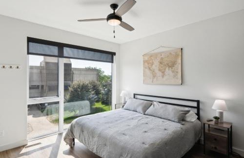 Iowa City Casa | New Modern Townhome with Rooftop Patio townhouse