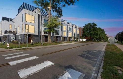 Iowa City Casa | New Modern Townhome with Rooftop Patio townhouse