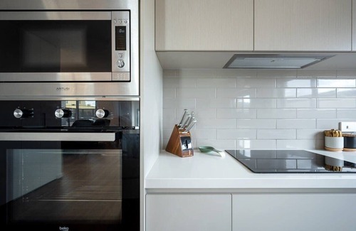 Warrane Casa | NEW Modern Villa, 2 Bed/Bath-10min Airport/CBD.