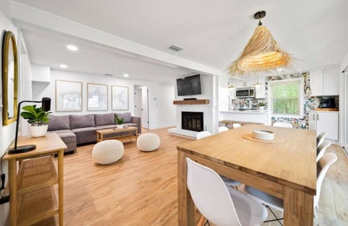Tropic Casa | New Modern Waterfront Bungalow Retreat + Tropical Vibes + Fishing Paradise!